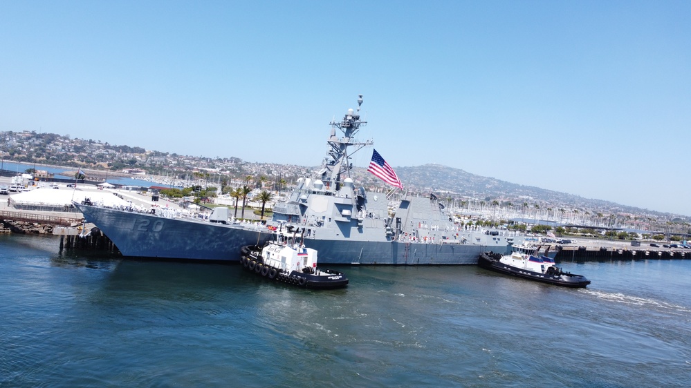 MANNING THE RAILS ABOARD USS CARL M LEVIN