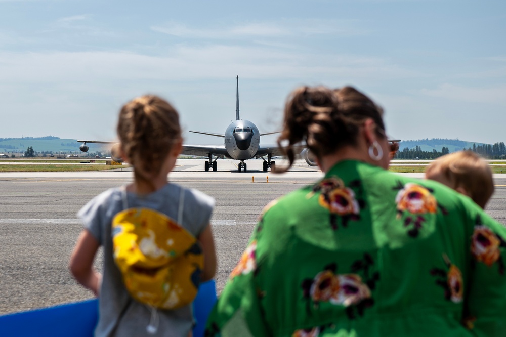 93rd Air Refueling Squadron Airmen return home from deployment