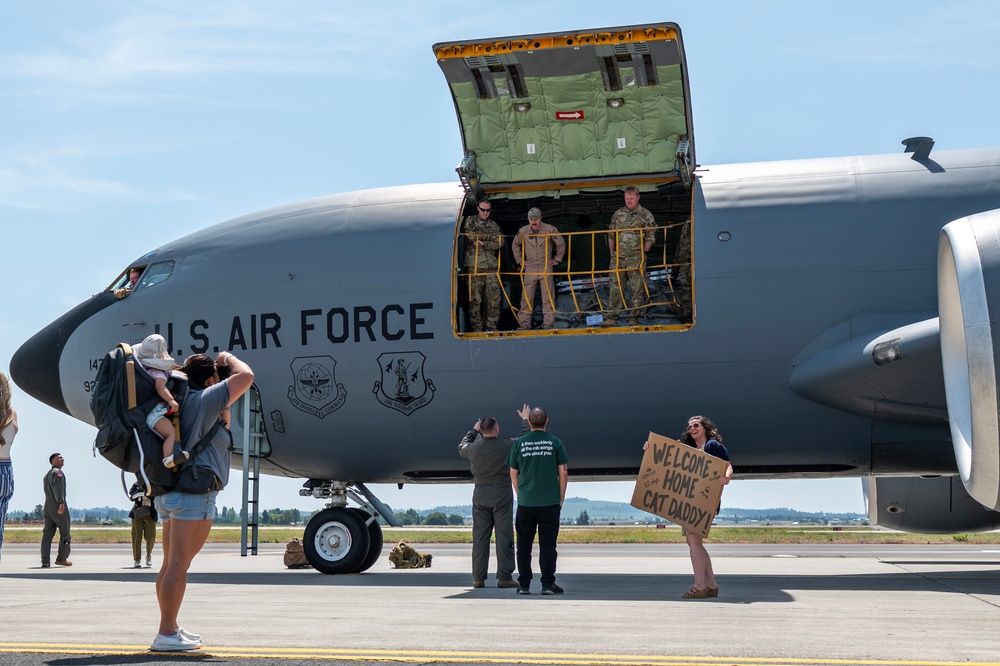 93rd Air Refueling Squadron Airmen return home from deployment