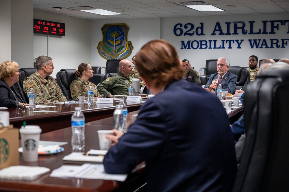 DOCA Members Visit Team McChord