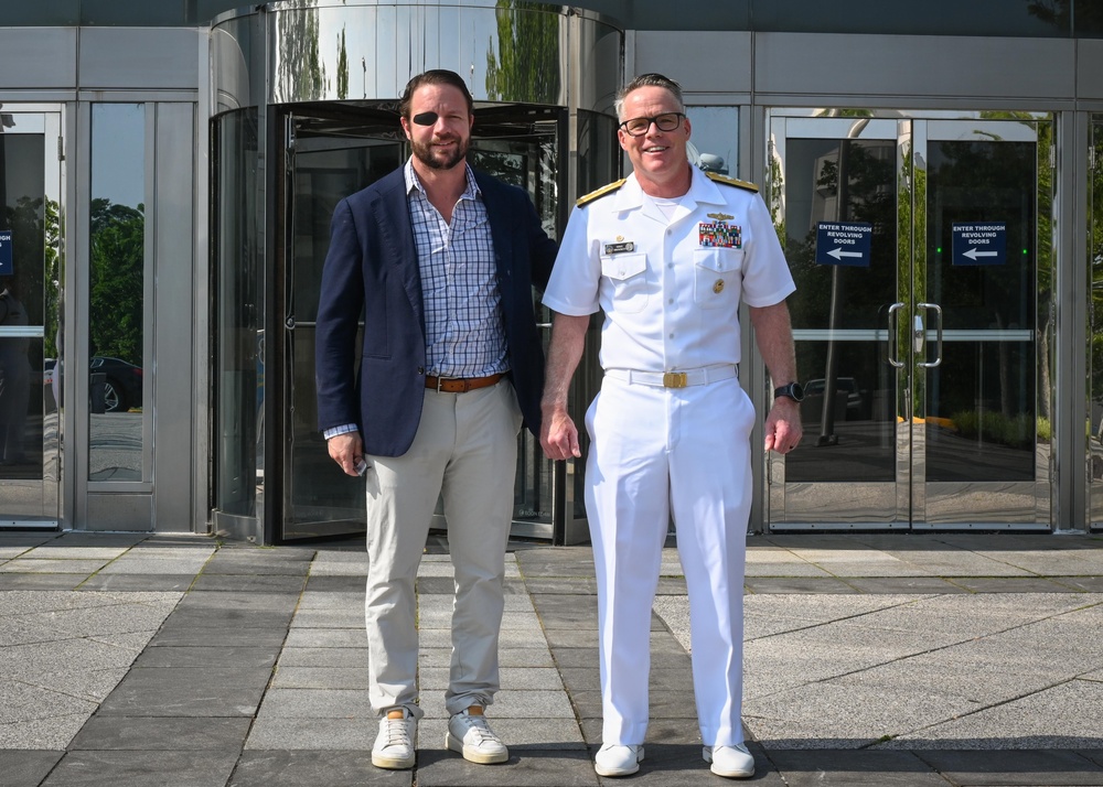 Rep. Crenshaw Visits ONI