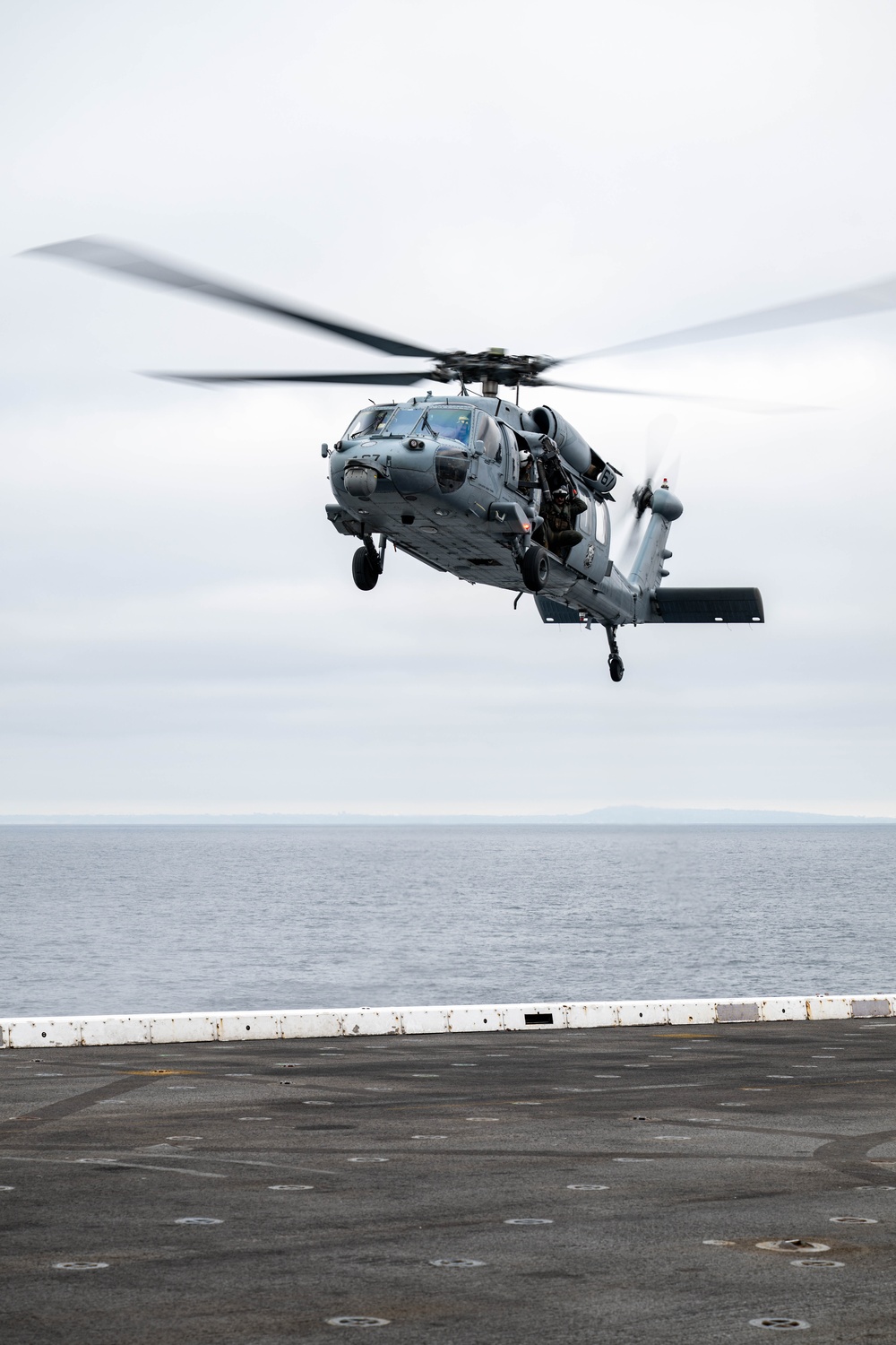 Vertical replenishment training aboard Somerset