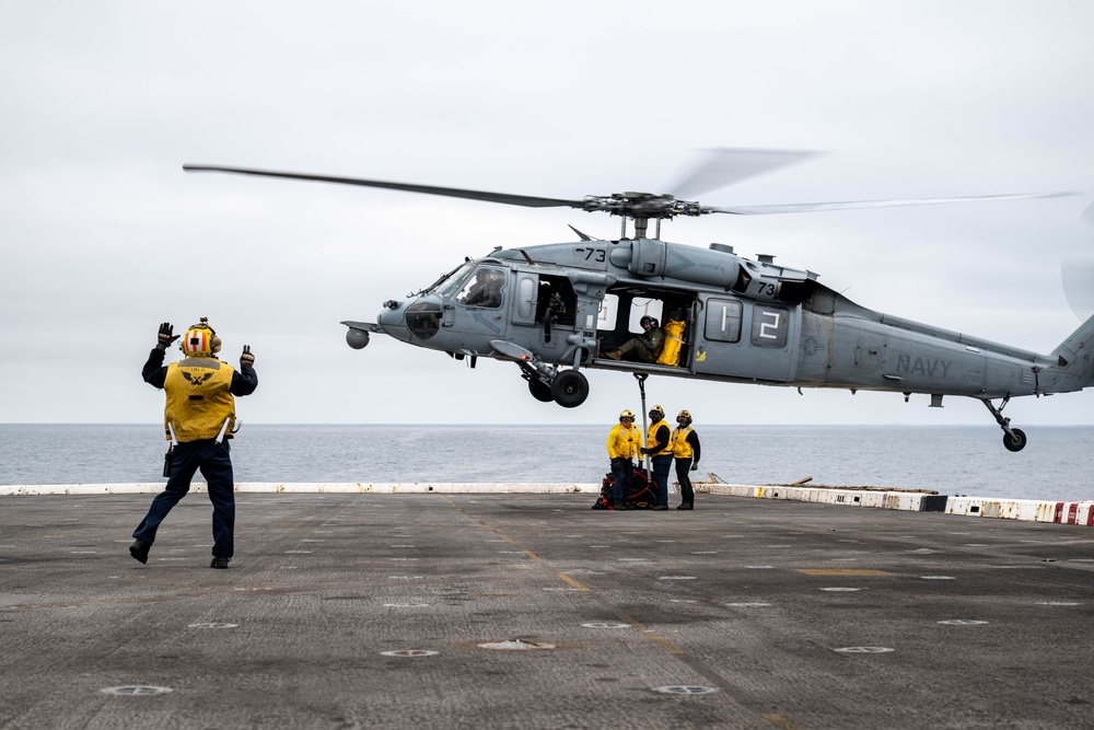 Vertical replenishment training aboard Somerset