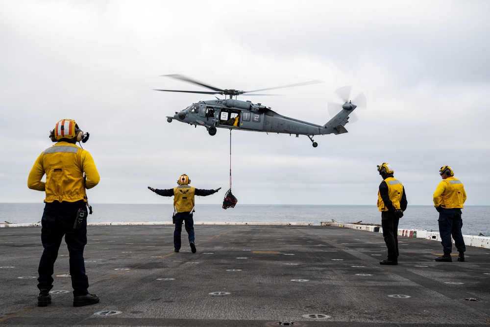 Vertical replenishment training aboard Somerset