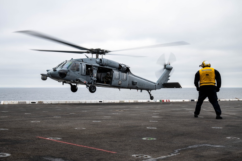 Vertical replenishment training aboard Somerset