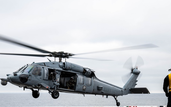 Vertical replenishment training aboard Somerset