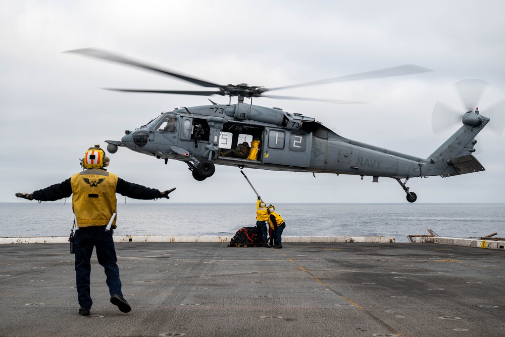 Vertical replenishment training aboard Somerset