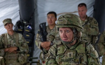 MG Beth Salisbury visits Soldiers during Global Medic