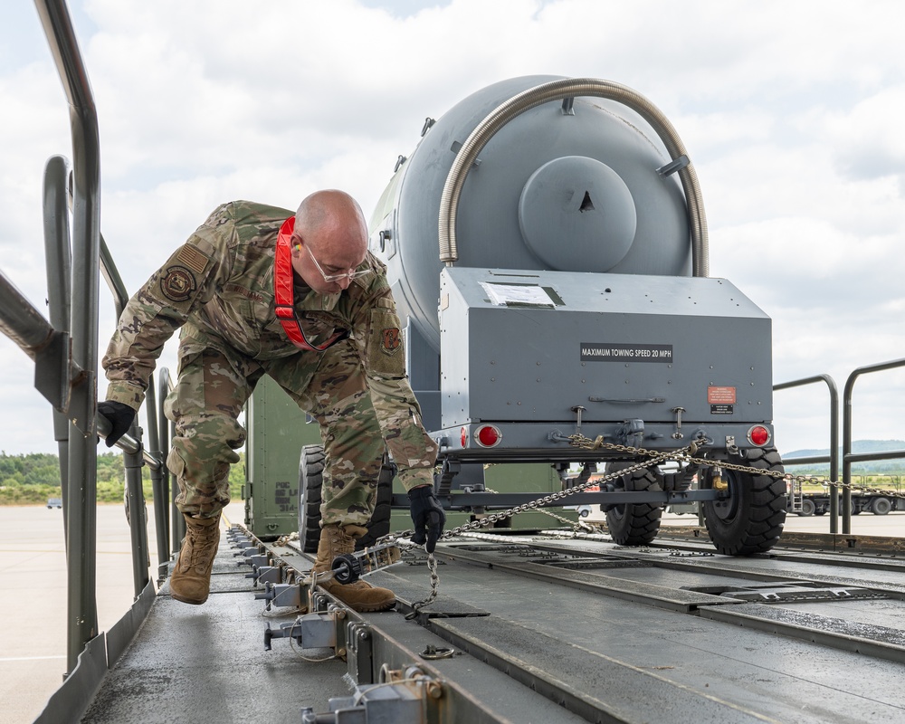 Illinois Guardsmen Deploy For Training to Germany