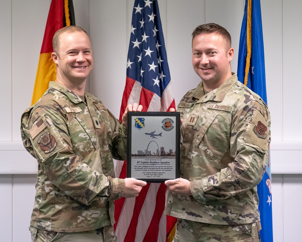 Illinois Guardsmen Deploy For Training to Germany