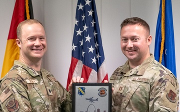 Illinois Guardsmen Deploy For Training to Germany