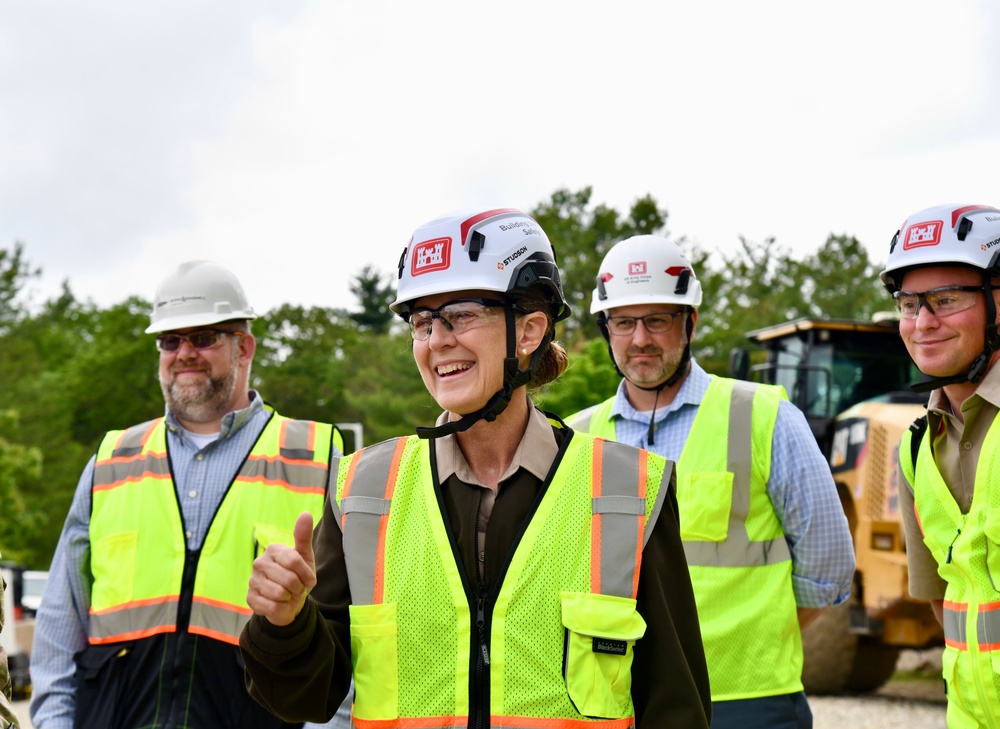 Maj. Gen. Kimberly Colloton tours New England District MIT Lincoln Laboratory project