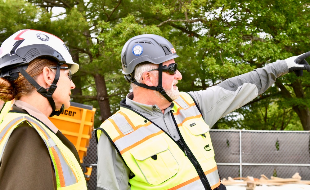 Maj. Gen. Kimberly Colloton tours New England District MIT Lincoln Laboratory project