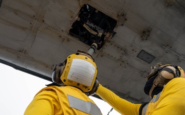 Vertical replenishment training aboard Somerset