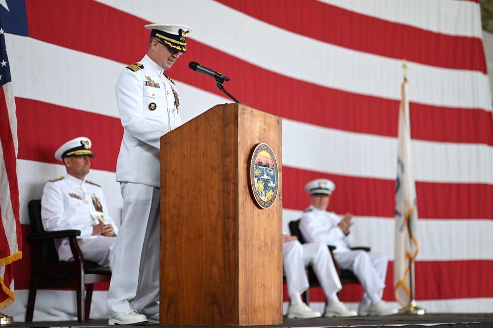 Coast Guard welcomes new Sector San Diego commanding officer