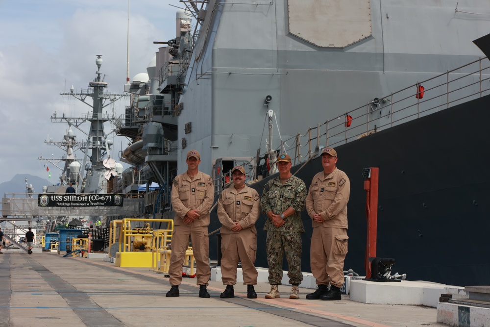Vice Admiral Brendan McLane Visits USS Shiloh (CG 67)