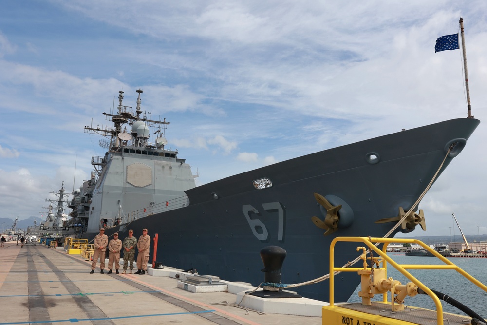 Vice Admiral Brendan McLane Visits USS Shiloh (CG 67)