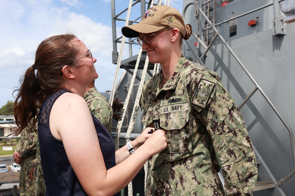Vice Admiral Brendan McLane Visits USS Shiloh (CG 67)