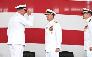 Coast Guard welcomes new Sector San Diego commanding officer