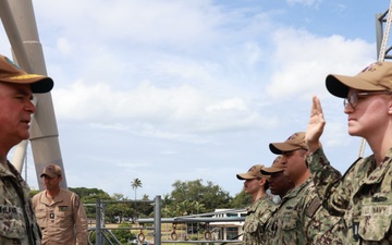 Vice Admiral Brendan McLane Visits USS Shiloh (CG 67)