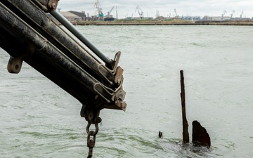 U.S. Navy Divers, Latvian Divers Remove Pylons During BALTOPS 25