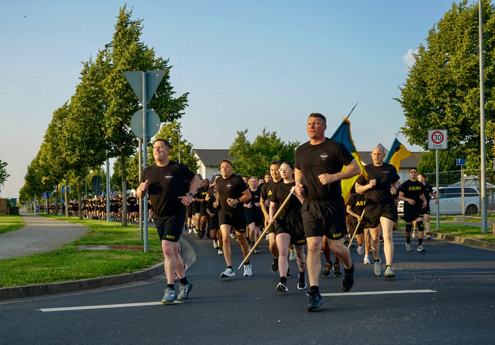 USAG Wiesbaden honors Army’s 250th anniversary with post run