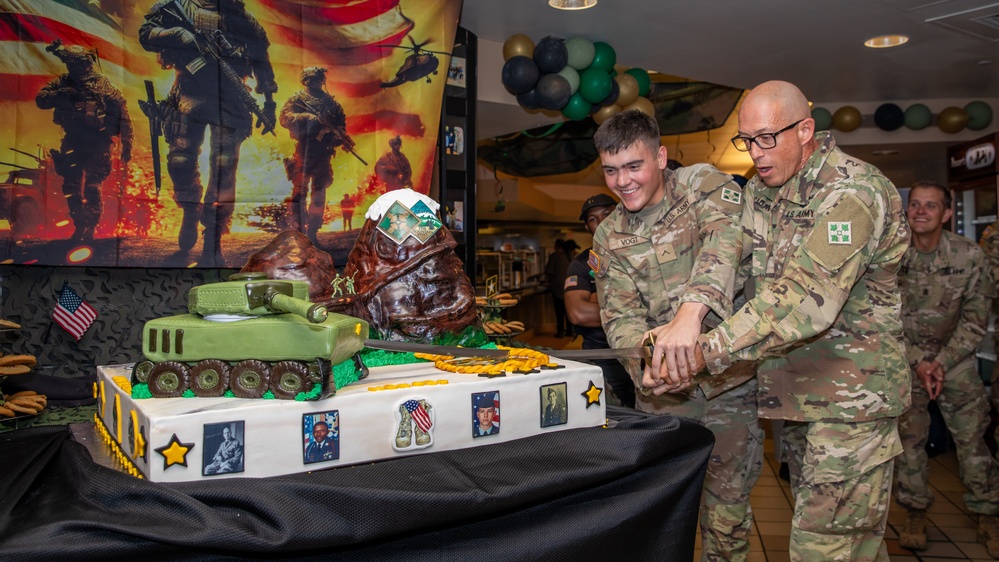 Army 250th Birthday Cake Cutting