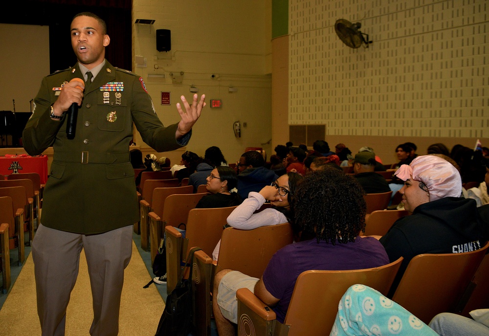 Soldiers and Army musicians celebrate Army 250th Birthday with students