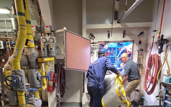 Responders to the Hay Lake Marine Casualty prepare the M/V Hon. James L. Oberstar for safe transit