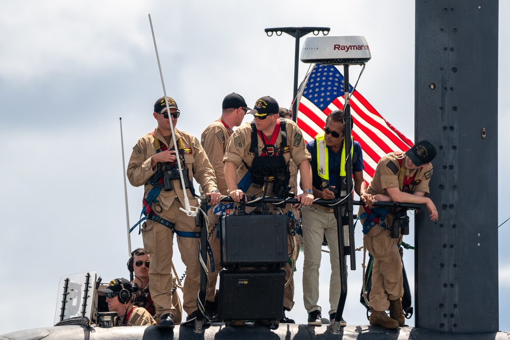 USS Annapolis (SSN 760) returns to Naval Base Guam