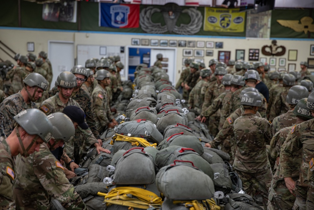 1-507TH PIR BASIC AIRBORNE COURSE