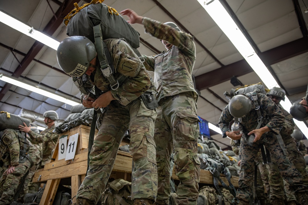 1-507TH PIR BASIC AIRBORNE COURSE