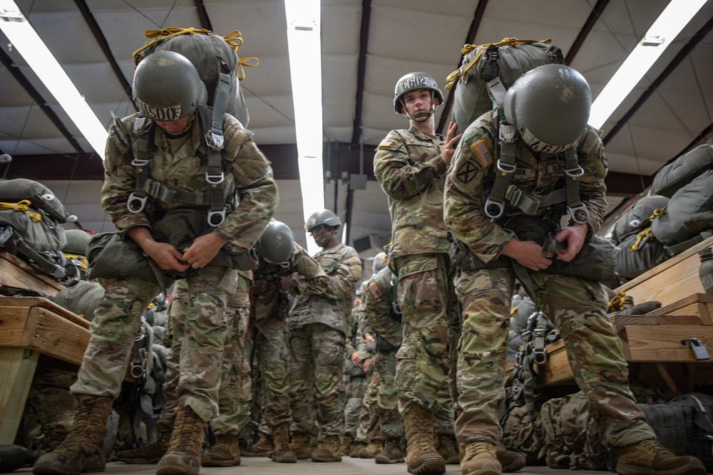1-507TH PIR BASIC AIRBORNE COURSE