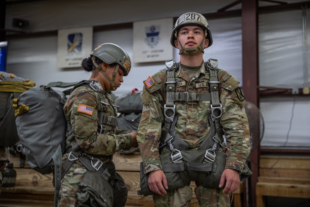 1-507TH PIR BASIC AIRBORNE COURSE