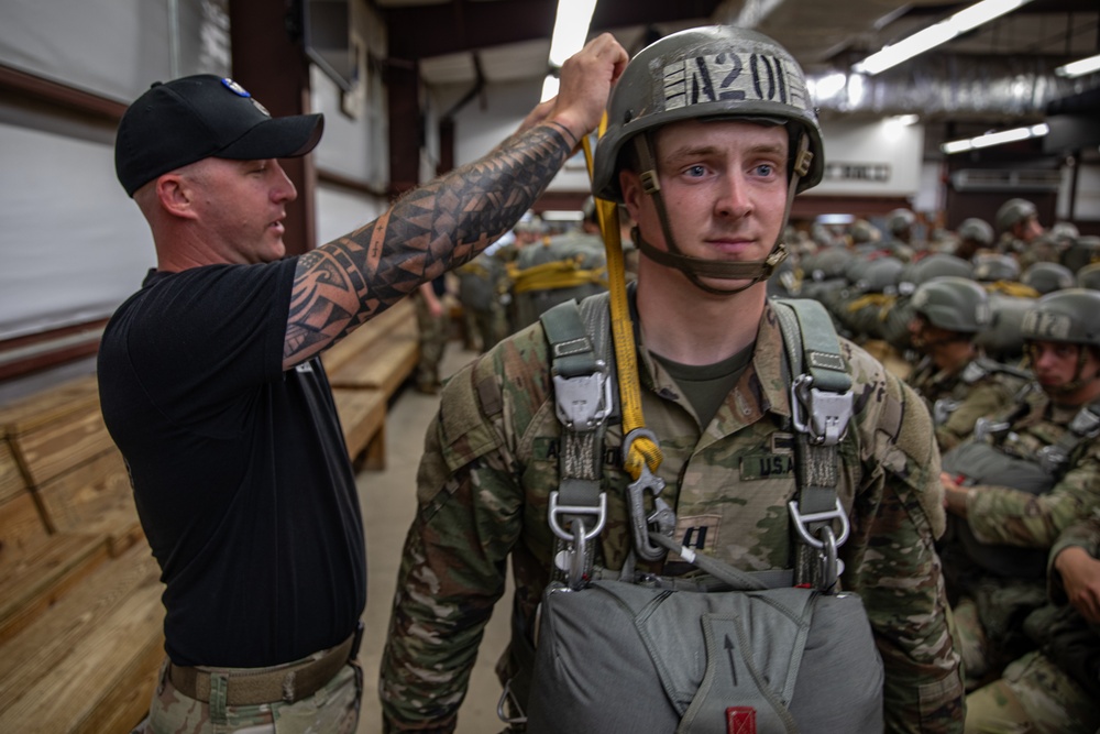 1-507TH PIR BASIC AIRBORNE COURSE