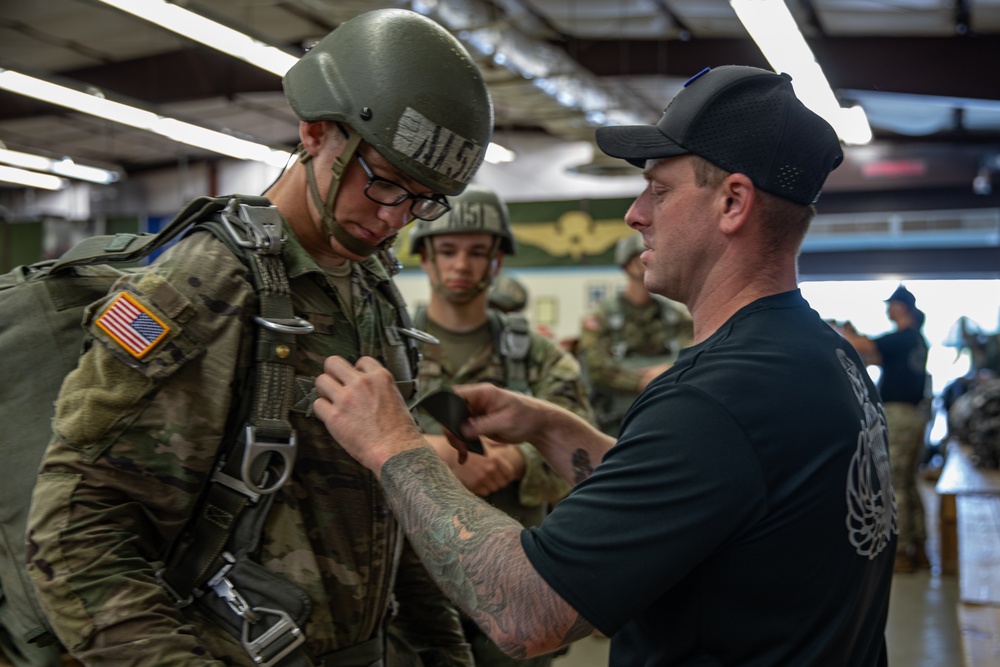 1-507TH PIR BASIC AIRBORNE COURSE