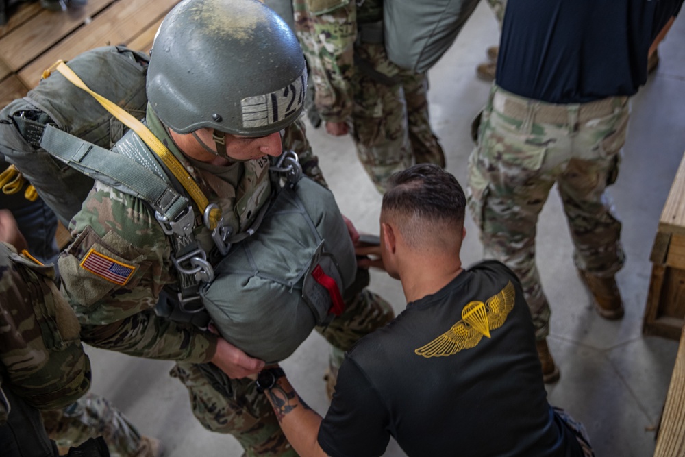 1-507TH PIR BASIC AIRBORNE COURSE