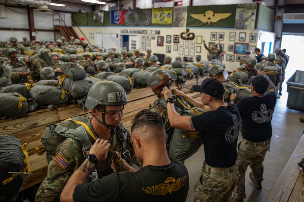 1-507TH PIR BASIC AIRBORNE COURSE