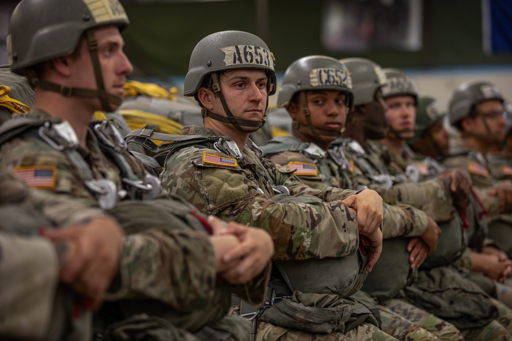 1-507TH PIR BASIC AIRBORNE COURSE