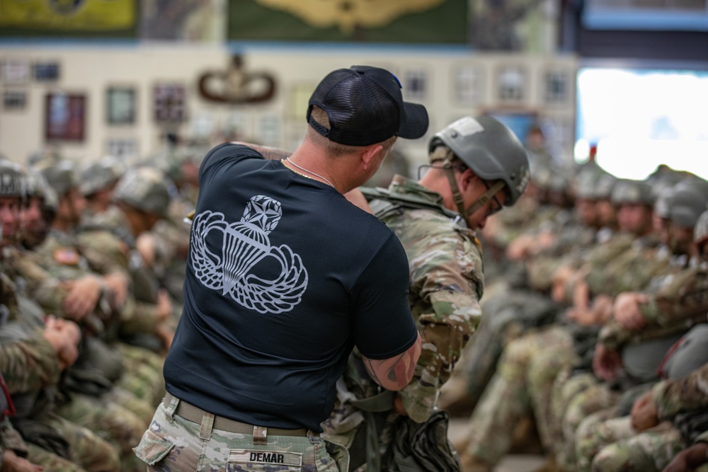 1-507TH PIR BASIC AIRBORNE COURSE