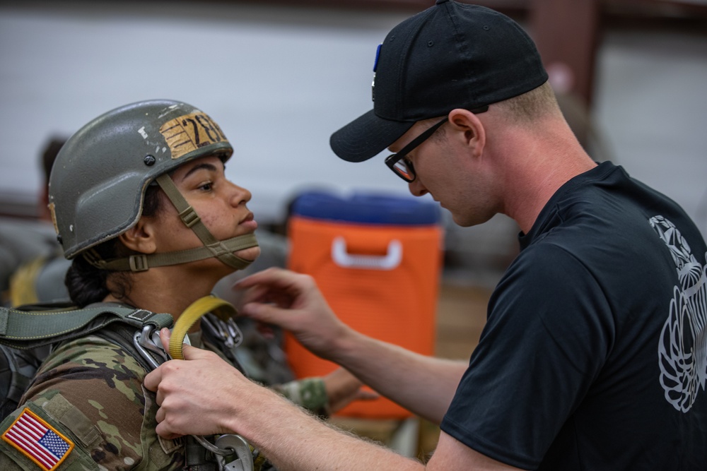 1-507TH PIR BASIC AIRBORNE COURSE