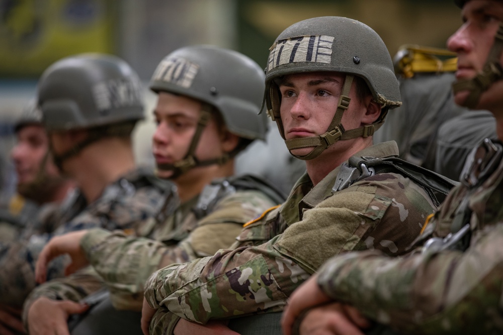 1-507TH PIR BASIC AIRBORNE COURSE