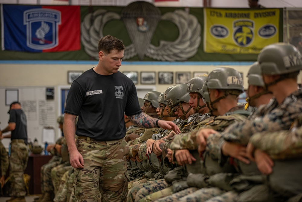 1-507TH PIR BASIC AIRBORNE COURSE