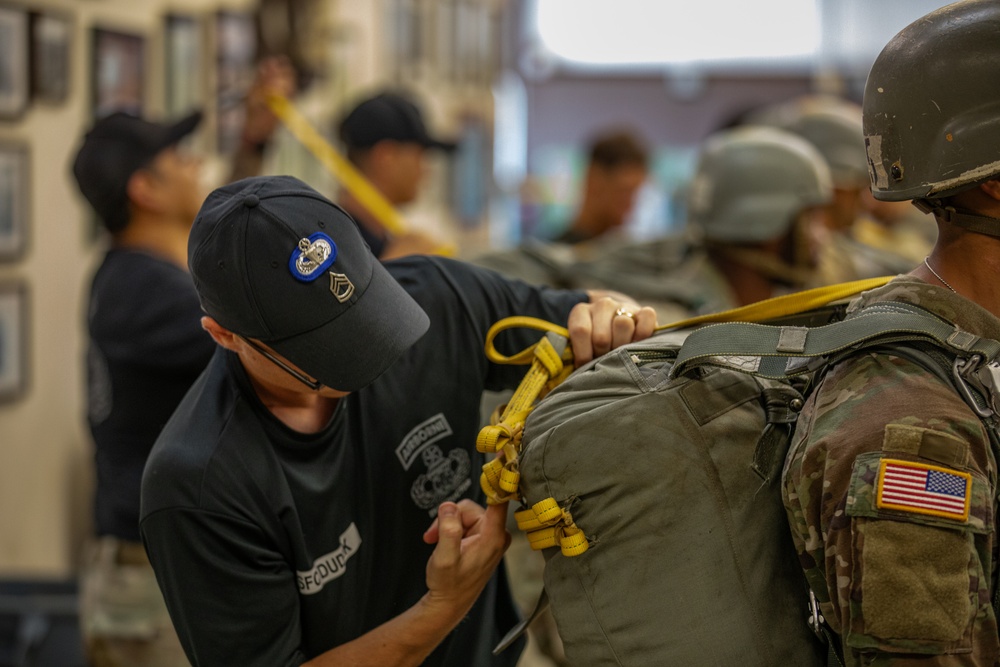 1-507TH PIR BASIC AIRBORNE COURSE