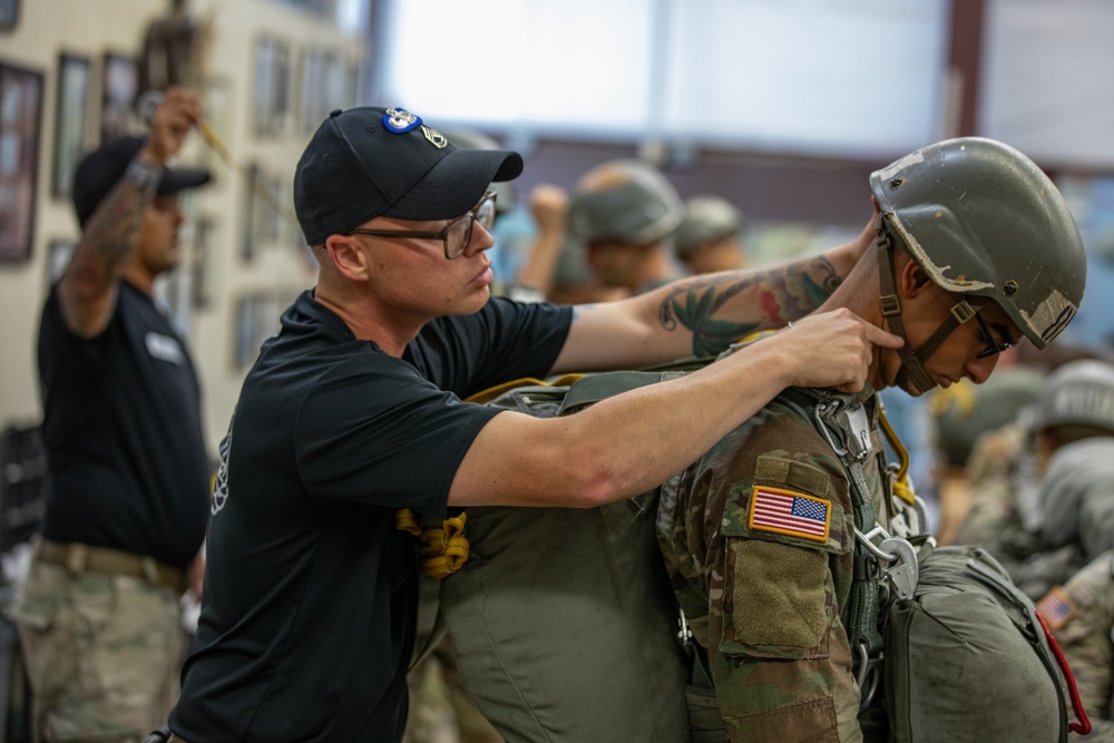 1-507TH PIR BASIC AIRBORNE COURSE