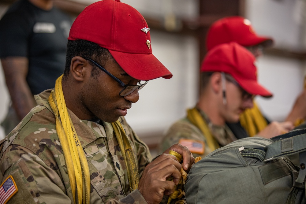 1-507TH PIR BASIC AIRBORNE COURSE
