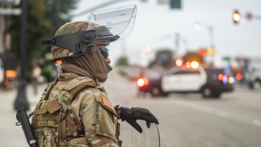 California National Guard Soldiers provide protection for federal law enforcement in federal operation
