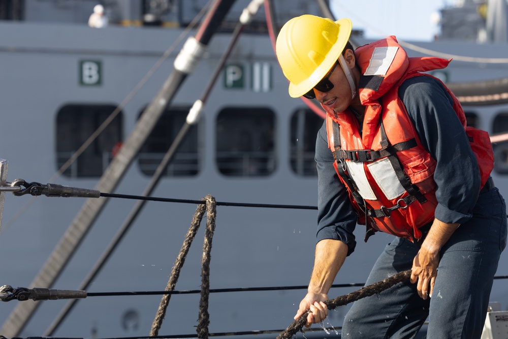 Curtis Wilbur Conduct Underway Replenishment