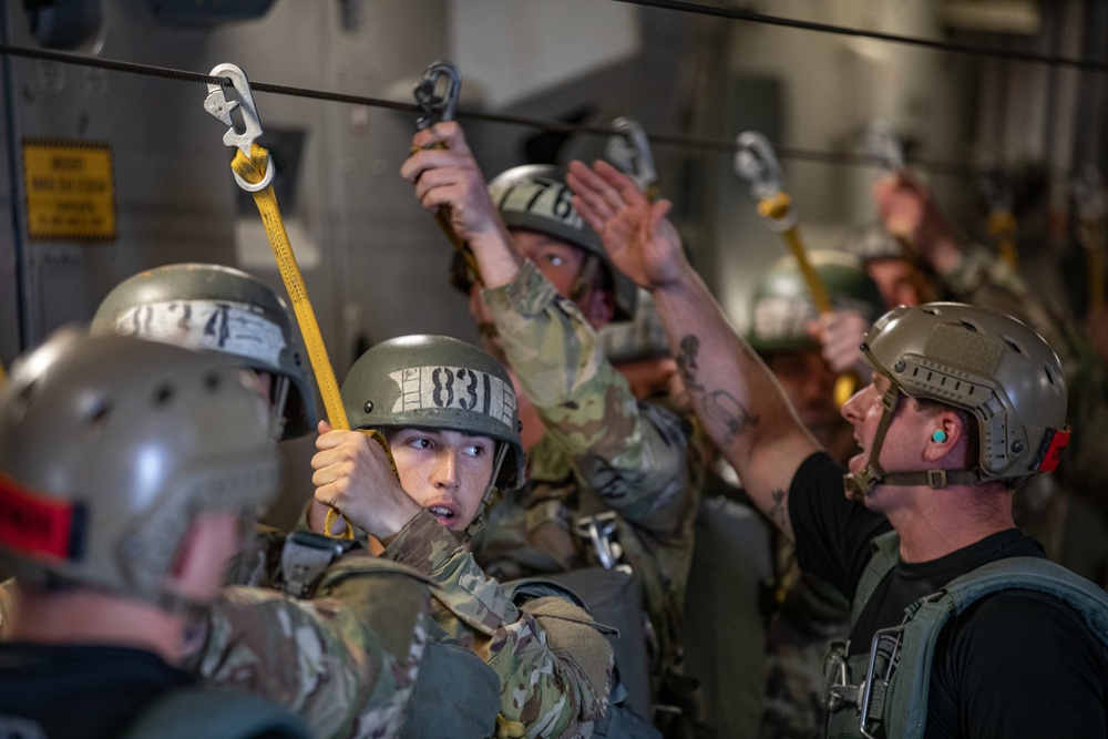 1-507TH PIR BASIC AIRBORNE COURSE