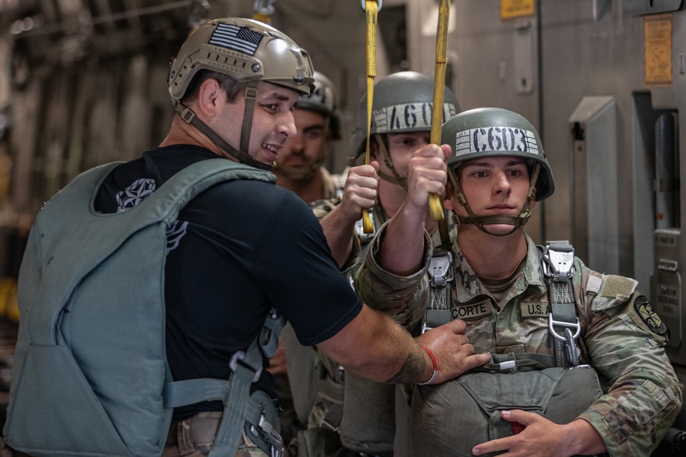 1-507TH PIR BASIC AIRBORNE COURSE
